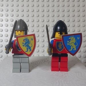 LEGO Crusader Lion Knight Minifigures with Shields - Castle Crusaders
